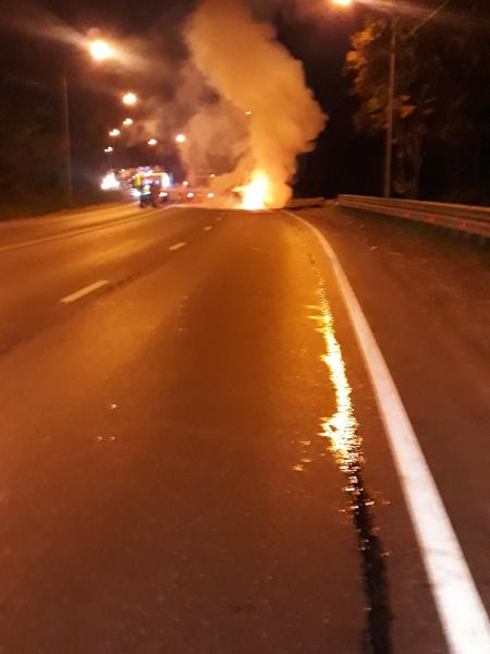 В Самарской области водитель на "Весте" сгорел за рулем после сильной аварии
