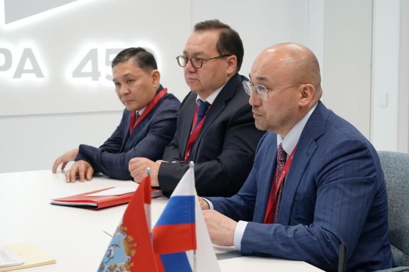 Губернатор Самарской области и посол Казахстана обсудили инвестиции в регион