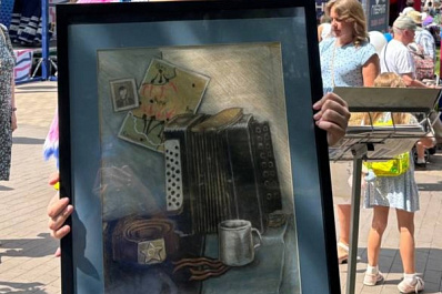 На фестивале "Пресса-2025" вручили награды победителям конкурса "Я рисую Победу!"