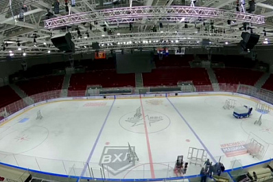 Самарцам показали за 40 секунд, как ледовая арена превращается в баскетбольную площадку во Дворце спорта