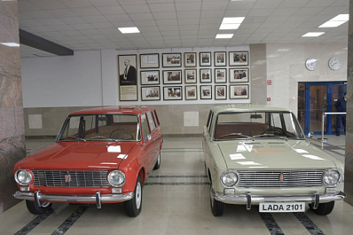 В Тольятти почтили память легендарного строителя города Николая Семизорова