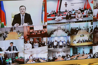 Дмитрий Азаров провел встречу со студенческим активом Самарской области