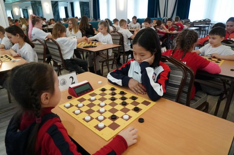 Сильнейшие юные шашисты России собрались в Самарской области