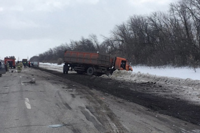В ДТП с КамАЗом в Безенчукском районе погибли двое несовершеннолетних