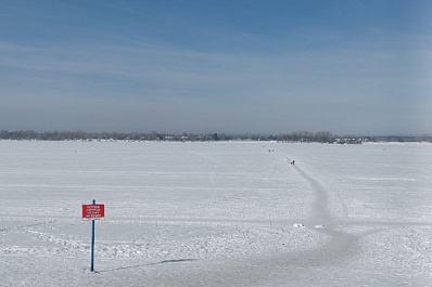 Спасатели рассказали, как действовать, если человек провалился под лед