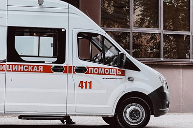 На железнодорожном переезде в Башкирии поезд протаранил скорую помощь