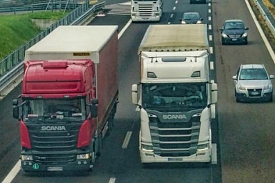 Грузовикам с 20 апреля запретили ездить по мосту через реку Самару