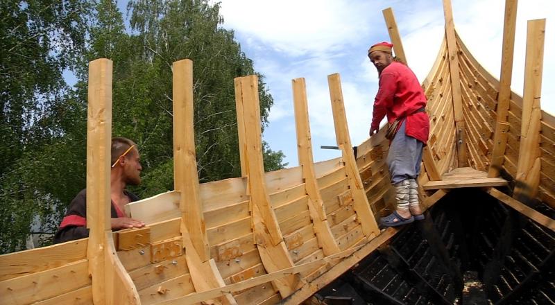Самарские богатыри готовятся отправиться на ладьях в "Путь Рюрика"
