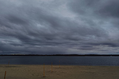 Врач рассказал, как метеочувствительным людям пережить температурные качели