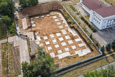 Строительство бассейна в Куйбышевском районе показали с высоты