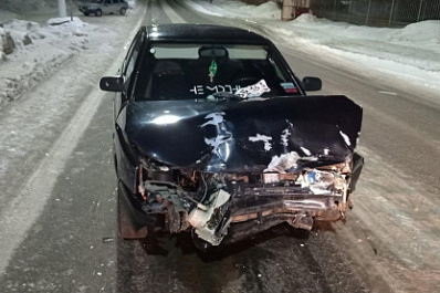 В Жигулевске водитель такси оставил без "морды" вазовскую легковушку