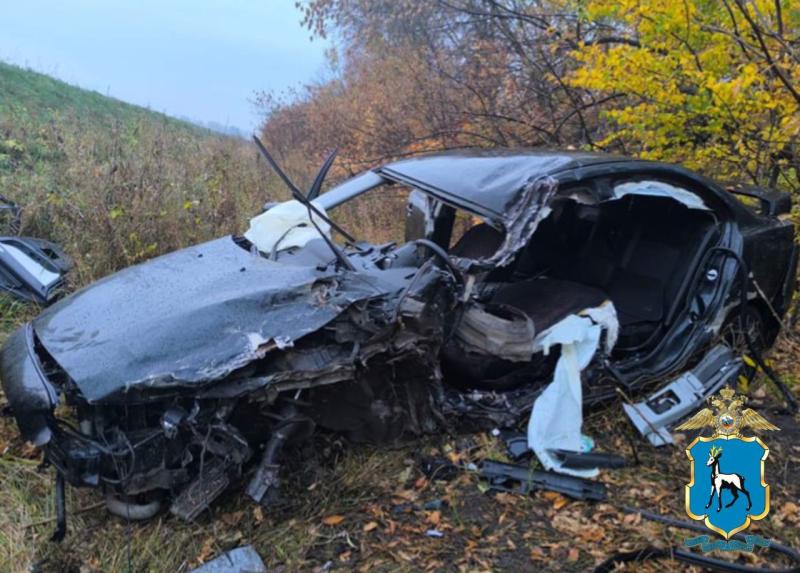 В Самарской области легковушка выехала на встречку и попала под бензовоз