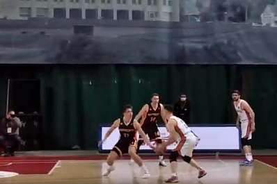 Баскетбольный клуб "Самара" дома уверенно обыграл "Иркут"