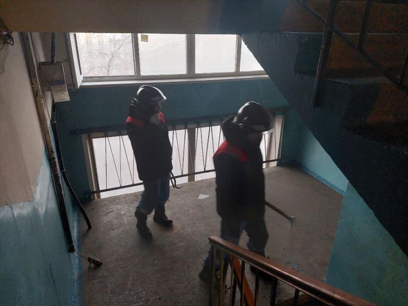 В Самаре горит квартира в многоэтажке на проспекте Кирова