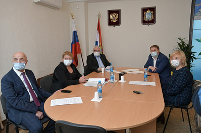 Дмитрий Азаров встретился с новым созывом Общественной палаты Самарской области