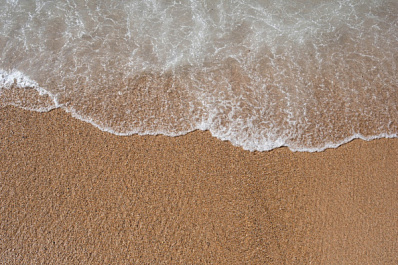 Избежать трагедий: в Отрадном отдыхающим на пляжах напомнили о правилах поведения на воде