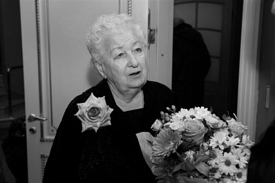 Губернатор Дмитрий Азаров выразил соболезнования в связи с уходом из жизни Валентины Хандогиной