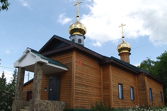 Храм в честь святых бессребреников Космы и Дамиана в Бузаевке. Путь паломника