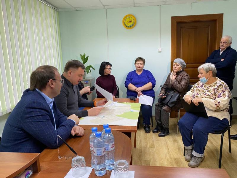 Министр энергетики и ЖКХ Самарской области Виталий Брижань провел личный прием граждан в Ставропольском районе 