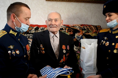 В Самарской области спецназ ЦВО поздравил ветерана Великой Отечественной войны с 95-летием