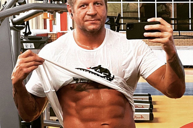 Исмаилов нокаутировал Емельяненко 