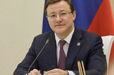 Дмитрий Азаров поздравил работников культуры с профессиональным праздником