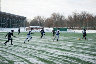 В Самарской области определяют зимнего чемпиона по футболу
