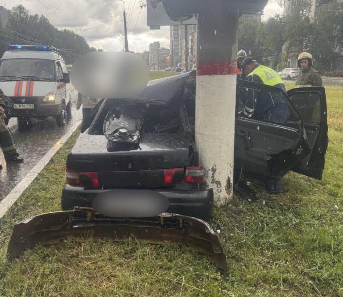 В Новокуйбышевске 20 июня водитель на "десятке" влетел в фонарный столб