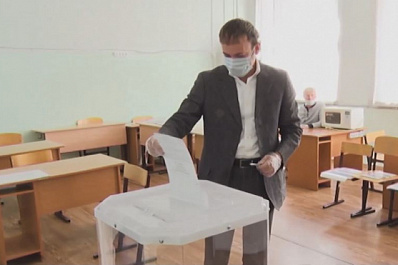 Депутат Госдумы Евгений Серпер проголосовал в родном городе