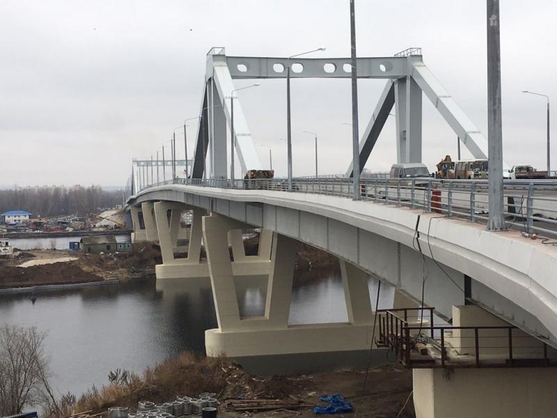 Дмитрий Азаров проинспектировал строительство Фрунзенского моста