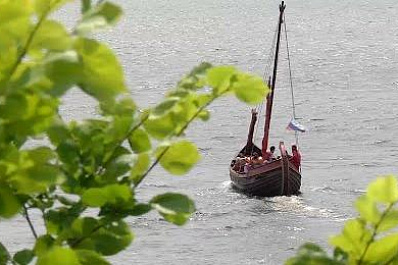 Туристический проект "Поехали": где в губернии пострелять из лука и покататься на ладье