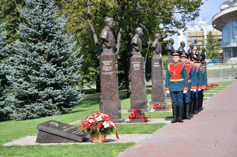 В Самаре торжественно открыли Аллею Маршалов Победы