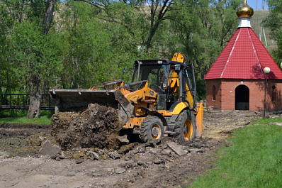 В Исаклинском районе стартовали работы по благоустройству центрального родника 