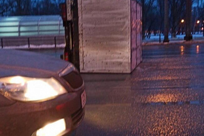 В Самаре на Московском шоссе опрокинулась "Газель" с хлебом