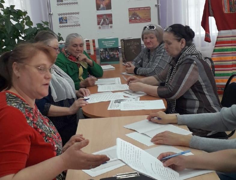 Филологическая акция: для жителей Кошкинского района провели диктант на мокшанском и эрзянском языках 