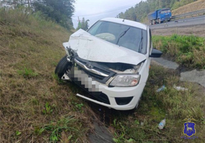 В Самарской области в столкновении двух легковушек на трассе пострадала женщина