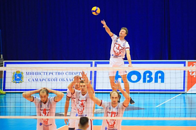 Волейбольная "Нова" одержала одну победу в двух матчах с челябинским "Динамо"