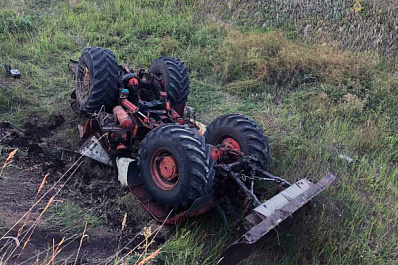 В Самарской области мужчина на тракторе попал в смертельное ДТП