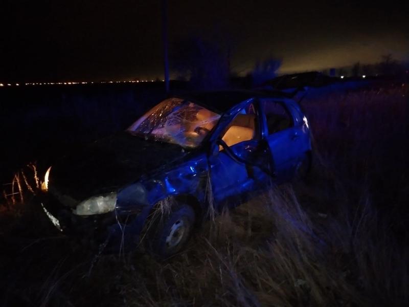 В Самарской области "Калина" на скорости вылетела в кювет