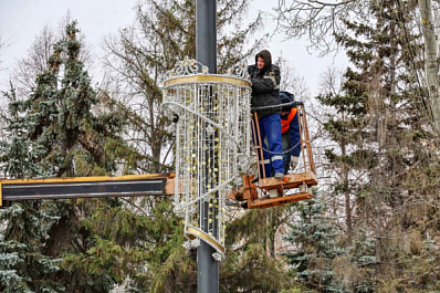 Светящиеся подарки, ёлки и коньки: Самару в ноябре украсят к новогодним праздникам