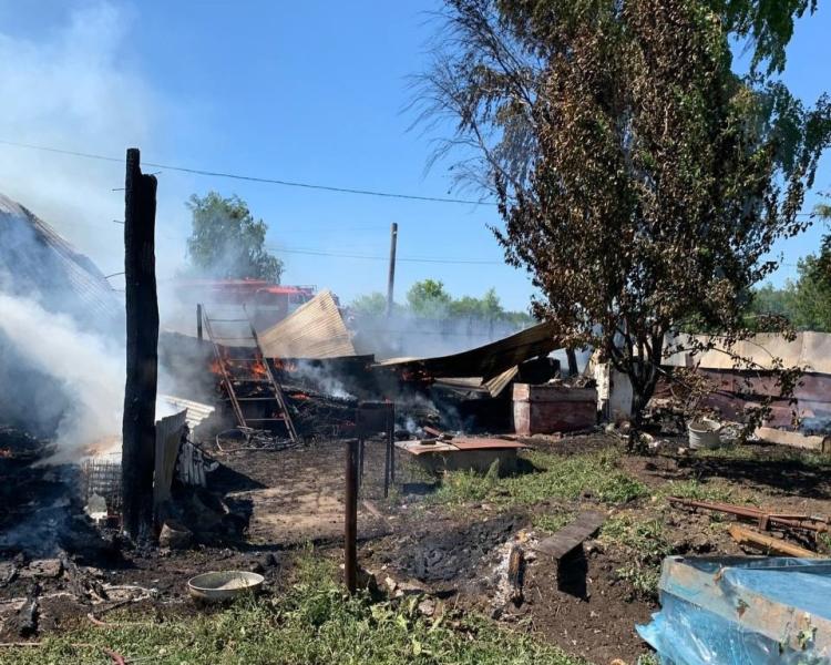 В Самарской области загорелся частный дом на 150 "квадратах"