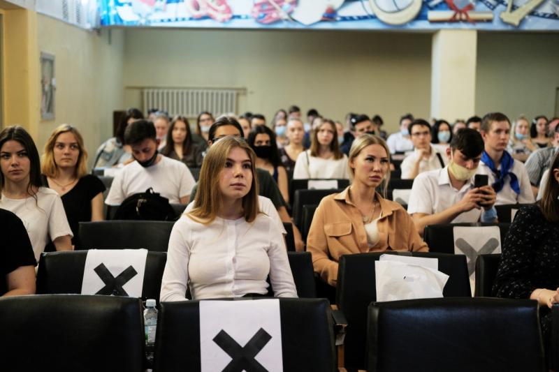 Студентам самарских ссузов презентовали Молодёжный форум ПФО "iВолга".  Он стартует 22 июля, на один день раньше объявленного срока