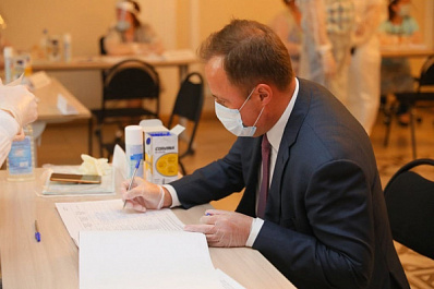 Игорь Комаров принял участие в Общероссийском голосовании по поправкам в Конституцию РФ