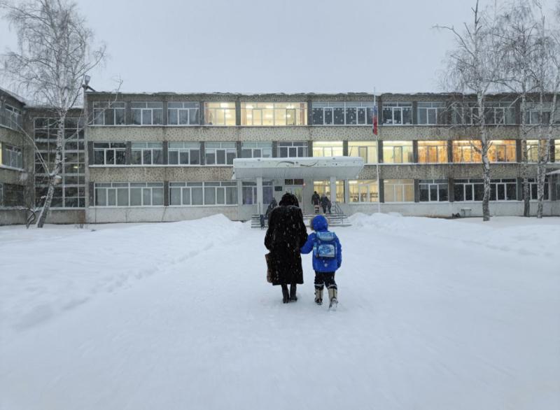 Россияне рассказали, платят ли детям за хорошие оценки