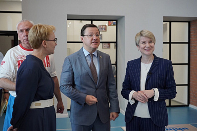 На встрече с олимпийцами в Самаре Елена Шмелева предложила открывать в школах специализированные спортивные классы