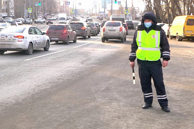 Считаные минуты до остановки сердца: в Самарской области инспектор ДПС спас автомобилиста