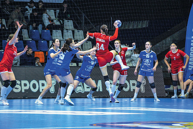 Важный реванш: гандбольная команда из Тольятти одержала победу на предварительном этапе чемпионата страны