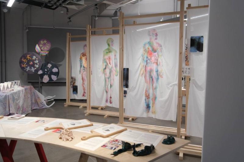 Художники с плюсами: в Третьяковке представили выставку по итогам арт-резиденций