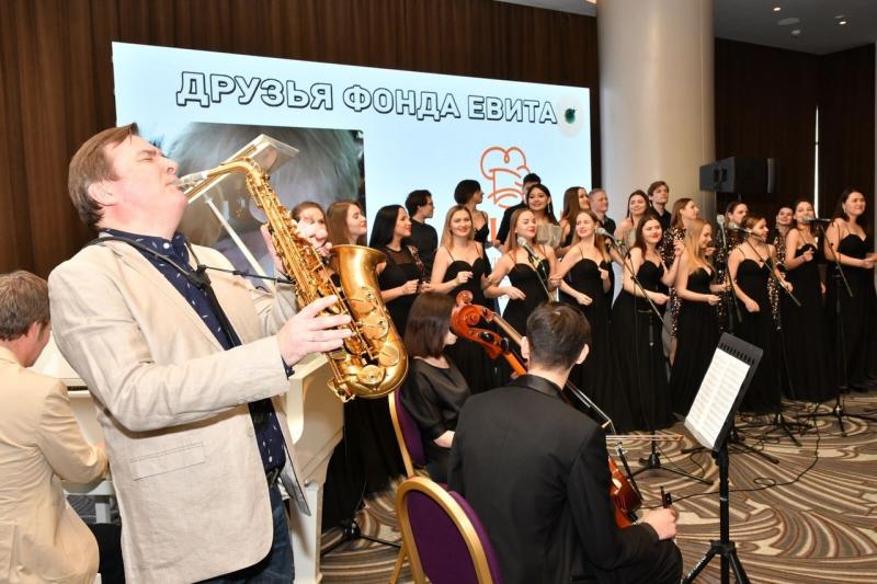 "Их любовь сохраняет жизнь": Дмитрий Азаров поздравил матерей паллиативных детей