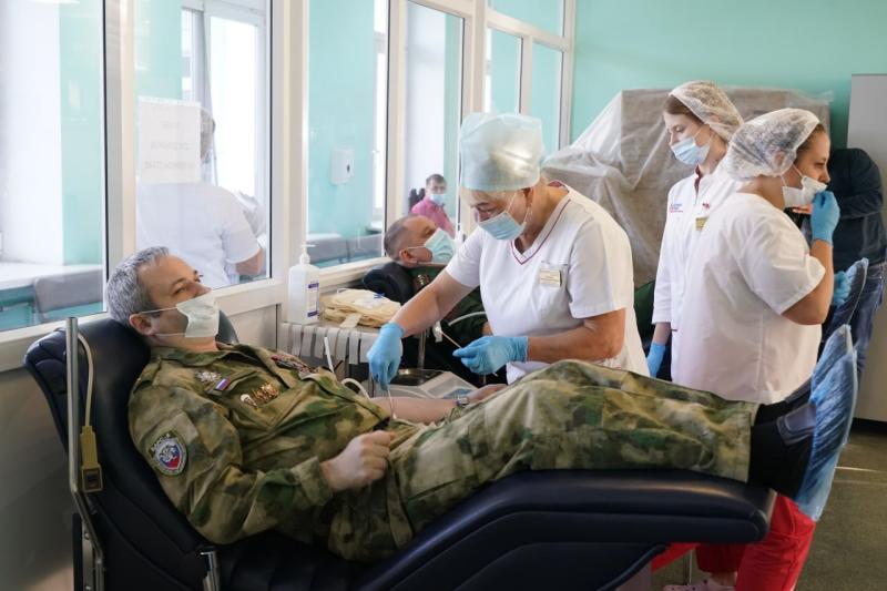 В Самаре ветераны СВО присоединились к донорской акции "СВОим примером"